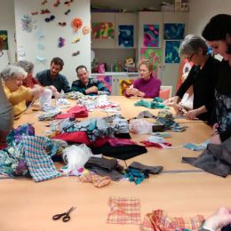 Les Ateliers A Ciel Ouvert Creations Participatives Realisations Audiovisuelles Cote A Cote Et Face A Face Tisser Les Barrieres 02